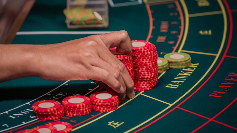 Baccarat FB88: Bật mí kinh nghiệm đánh đâu thắng đó 5 Baccarat trực tiếp, lôi cuốn người chơi