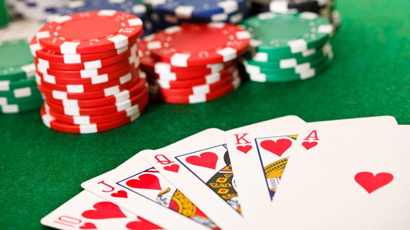 Poker FB88: Mẹo chơi game bài trực tuyến cần nắm vững 2 Tìm hiểu về Poker FB88