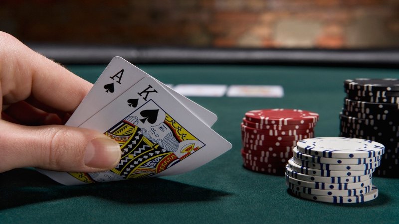 Poker FB88: Mẹo chơi game bài trực tuyến cần nắm vững 3 Luật chơi Poker tại vòng River